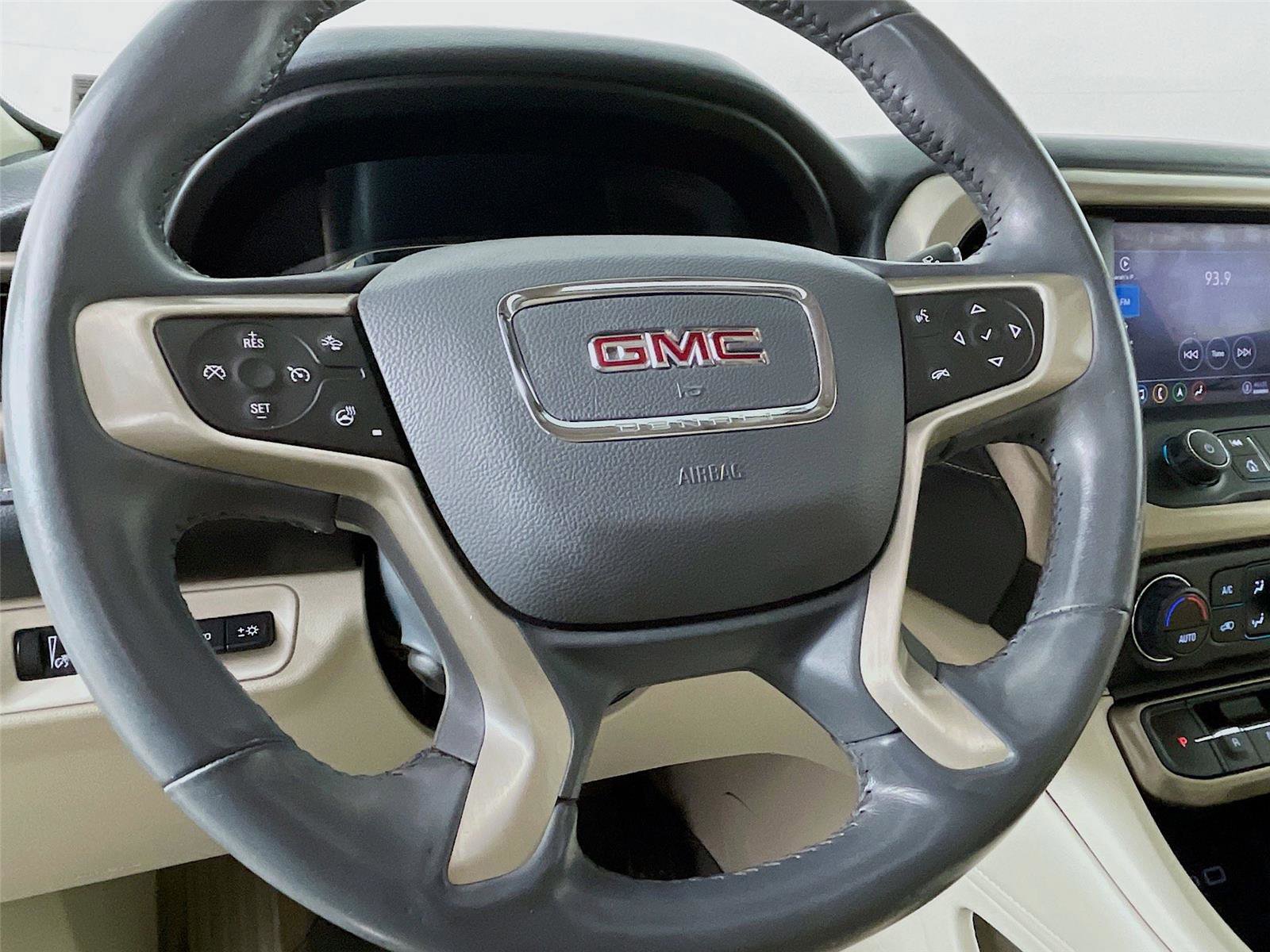 Used 2021 GMC Acadia Denali w/ Denali Technology Package image 16