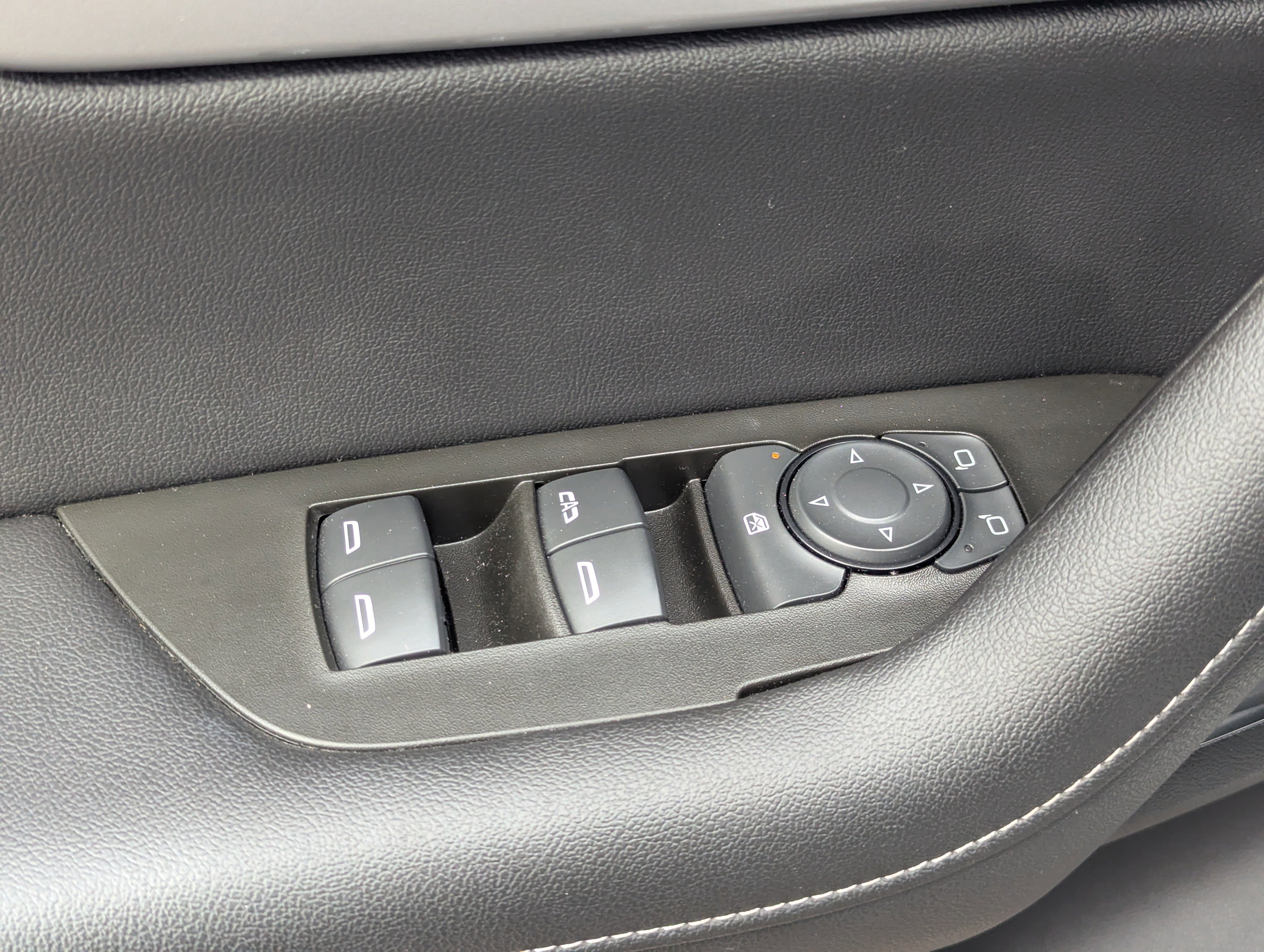 Used 2023 Chevrolet Blazer LT image 23