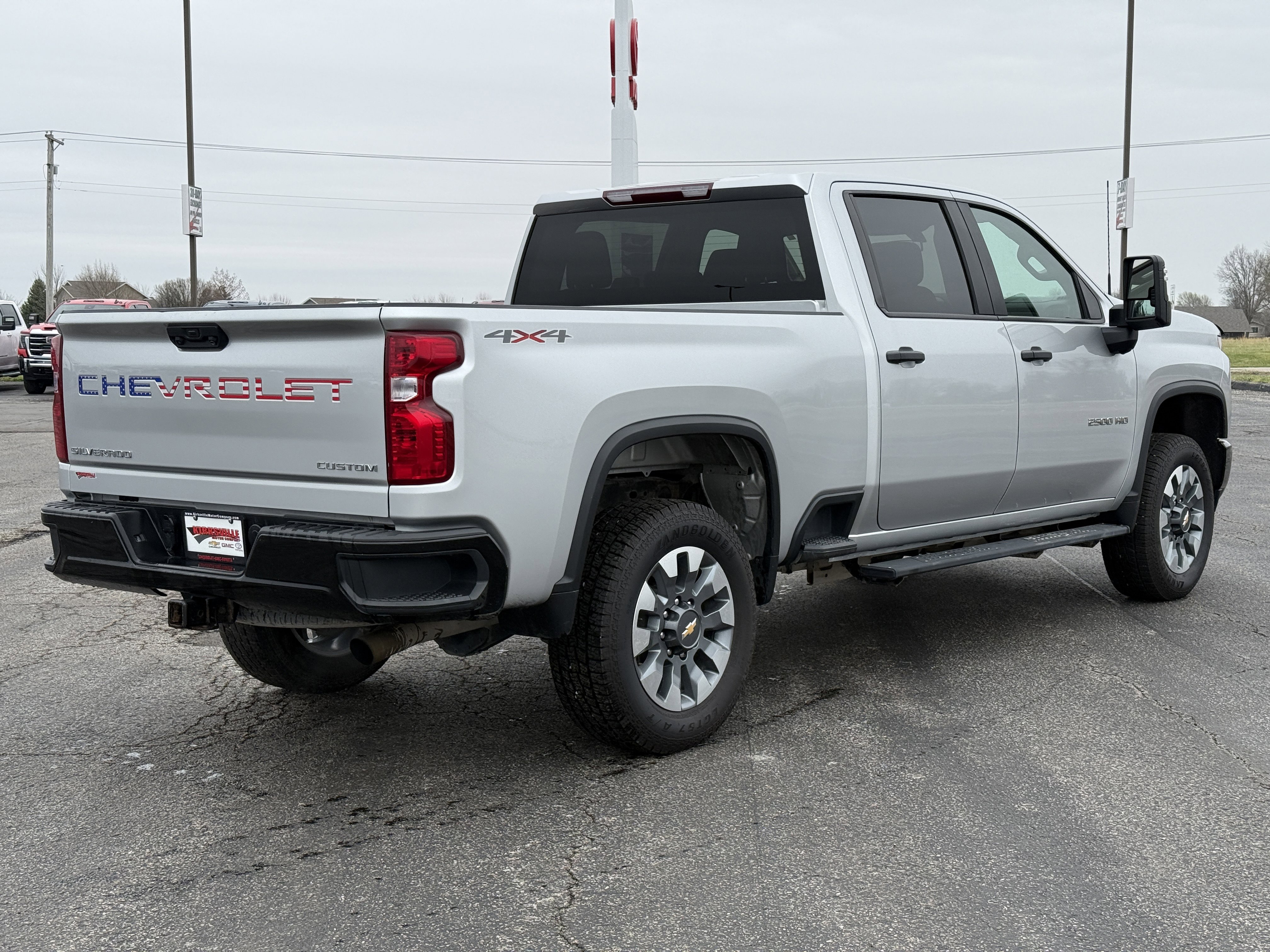 Used 2022 Chevrolet Silverado 2500 Custom w/ Custom Convenience Package image 5