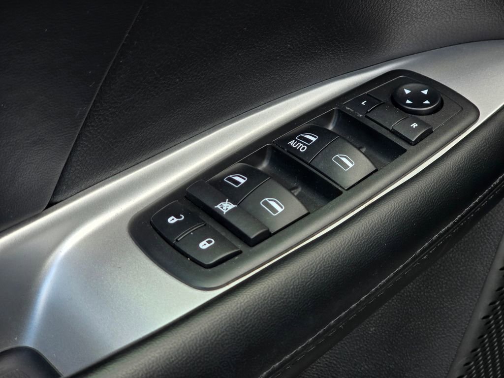 Used 2018 Dodge Journey SXT w/ Blacktop Package AWD/4WD image 27