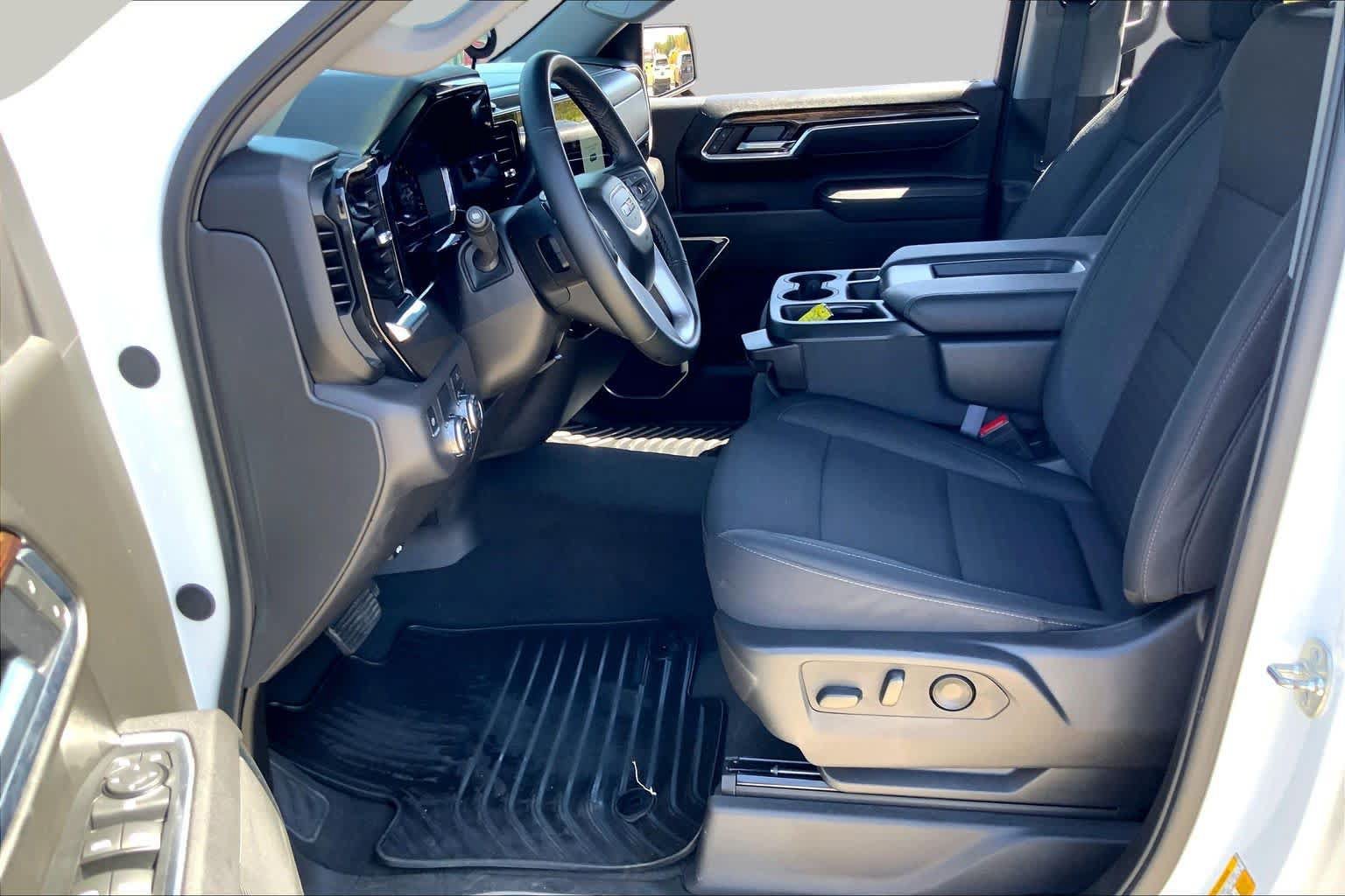 Used 2025 GMC Sierra 1500 Elevation RWD image 8