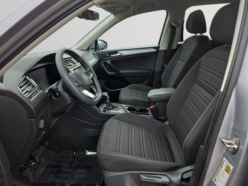 Used 2023 Volkswagen Tiguan S image 10