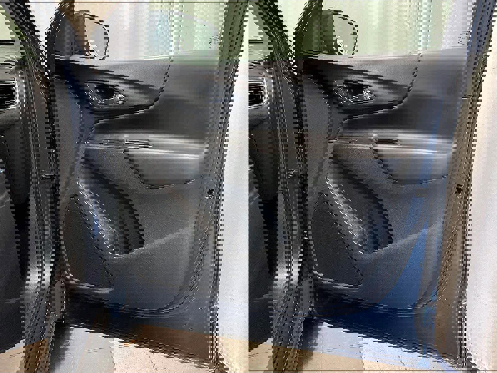 Used 2022 Chevrolet Equinox LT image 12