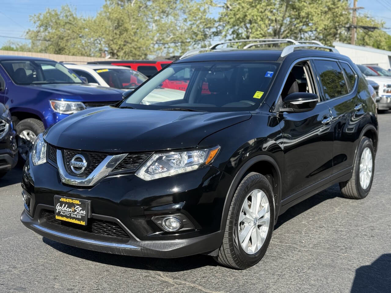 Used 2014 Nissan Rogue SV FWD image 3