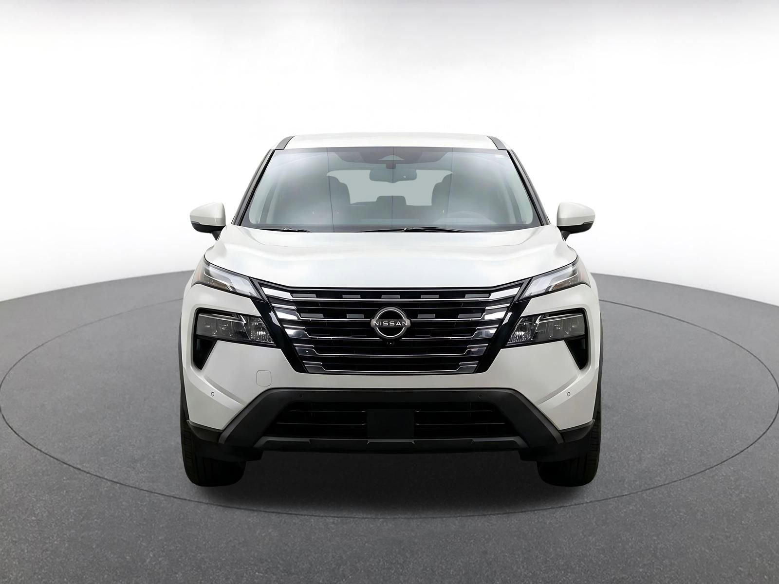 Used 2025 Nissan Rogue SV FWD image 2