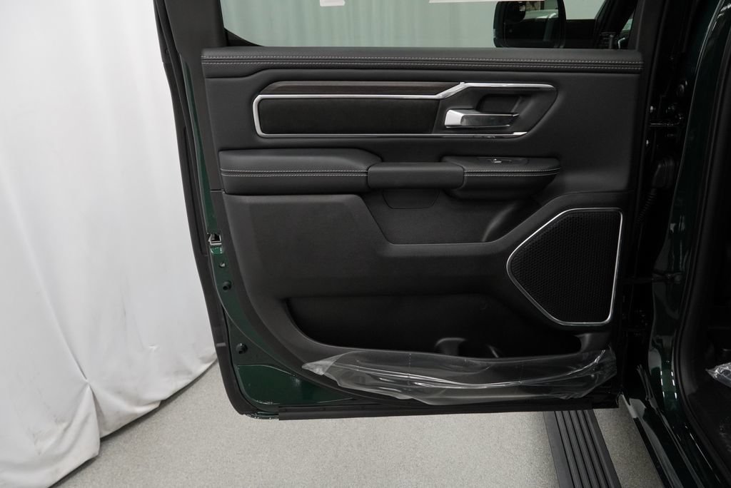 New 2027 RAM 1500 Laramie w/ Laramie Preferred Package AWD/4WD image 28