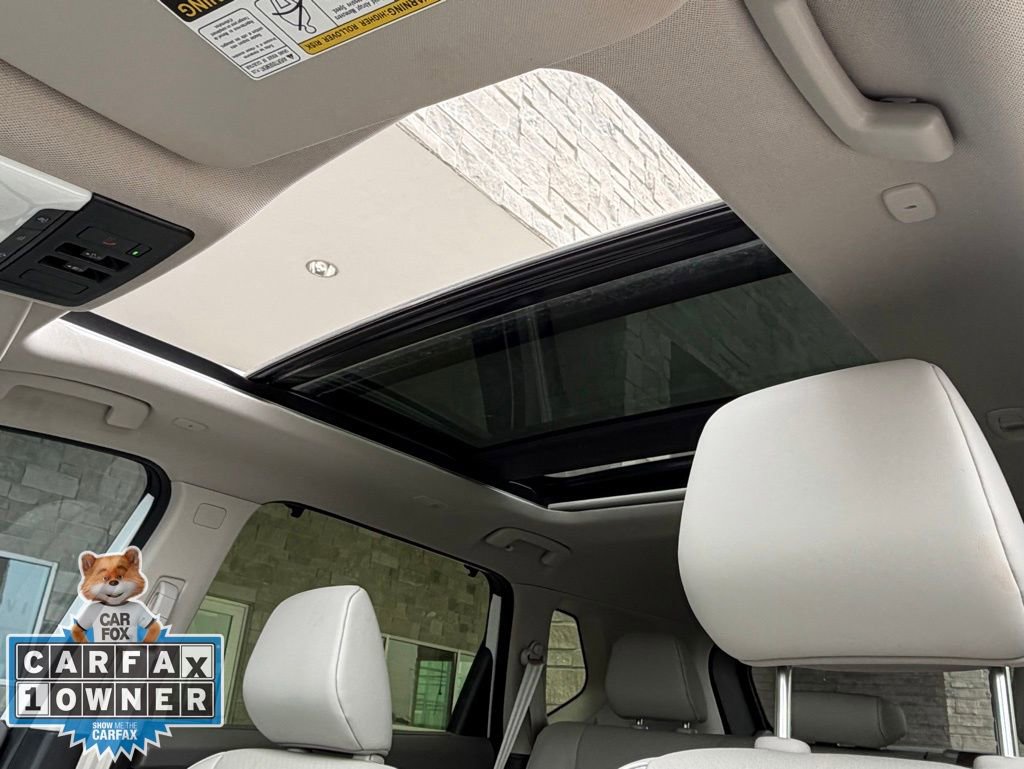 Used 2024 Nissan Rogue SV w/ SV Premium Package image 30