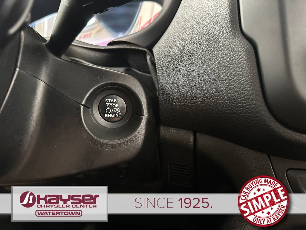 Used 2017 Jeep Renegade Trailhawk w/ Premium Trailhawk Package image 18