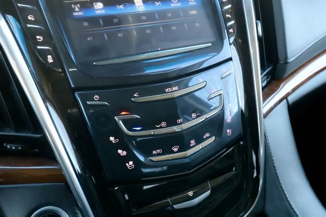 Used 2019 Cadillac Escalade Luxury image 9