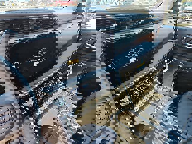 New 2025 GMC Sierra 2500 Denali w/ Denali Reserve Package image 16