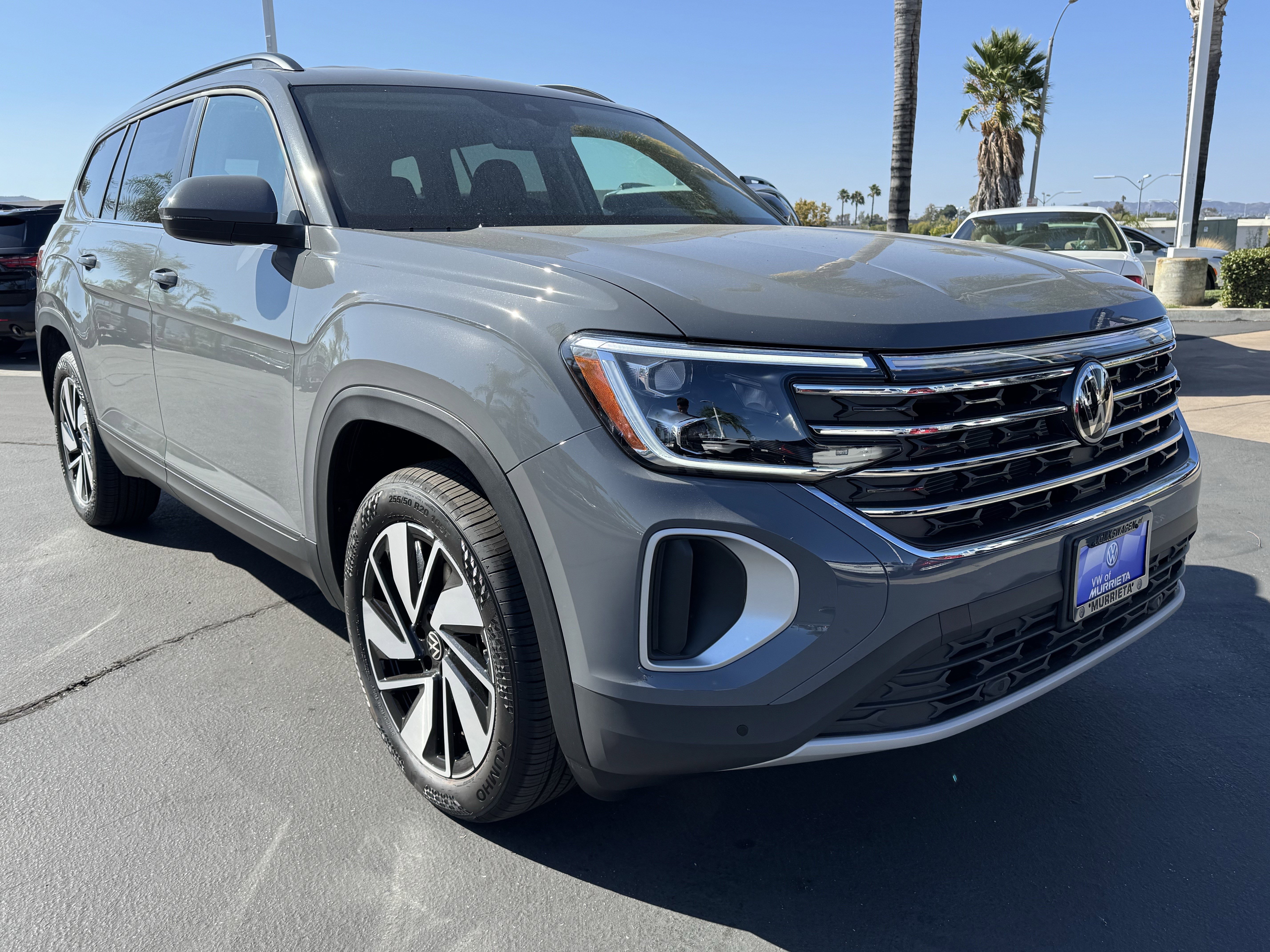 New 2026 Volkswagen Atlas SE image 2