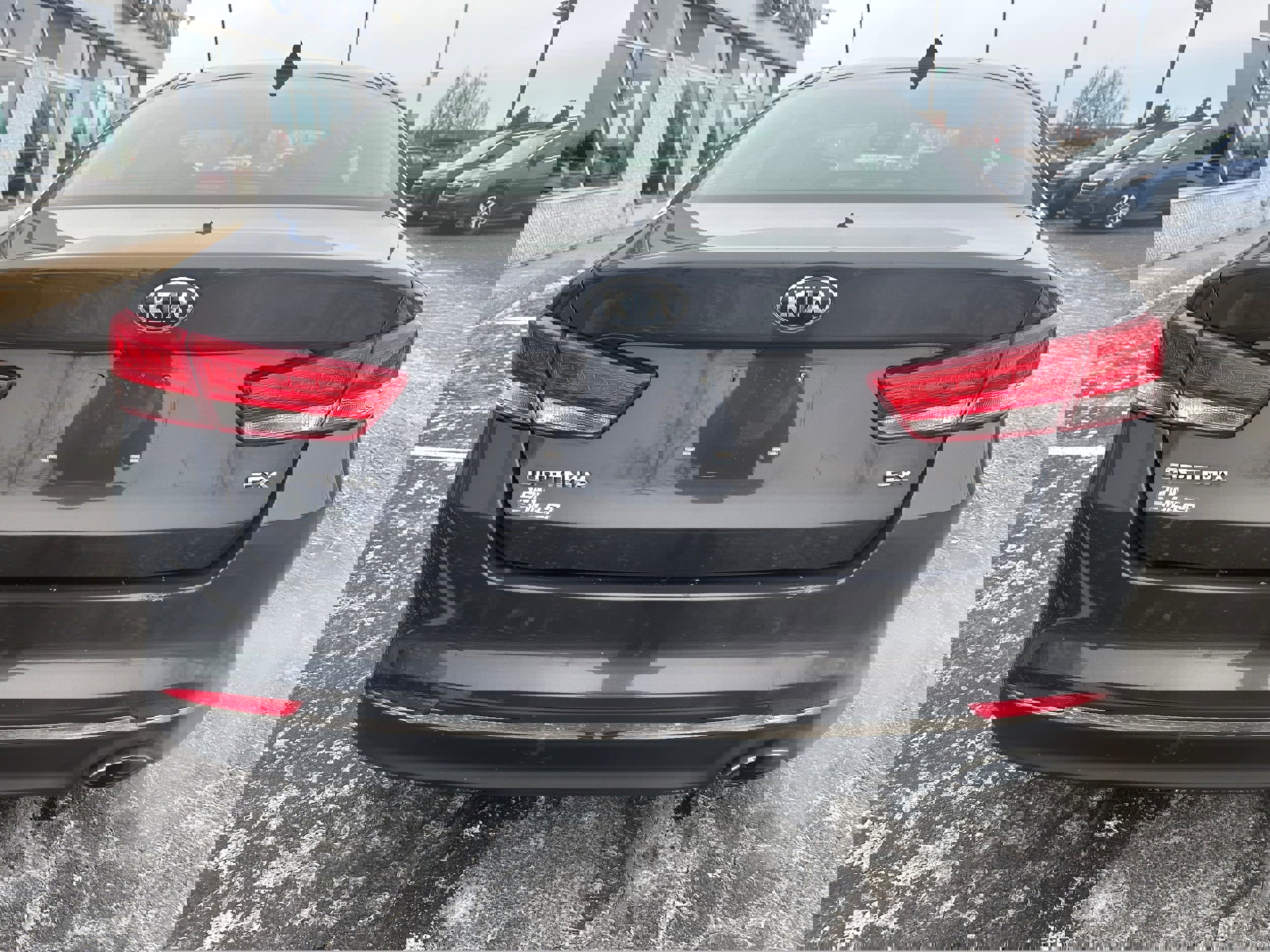 Used 2017 Kia Optima EX w/ Premium Package image 4