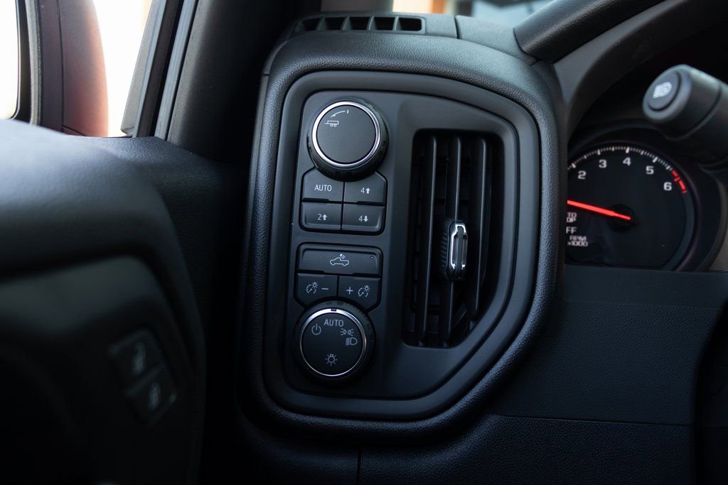 Used 2025 Chevrolet Silverado 1500 Custom Trail Boss image 28