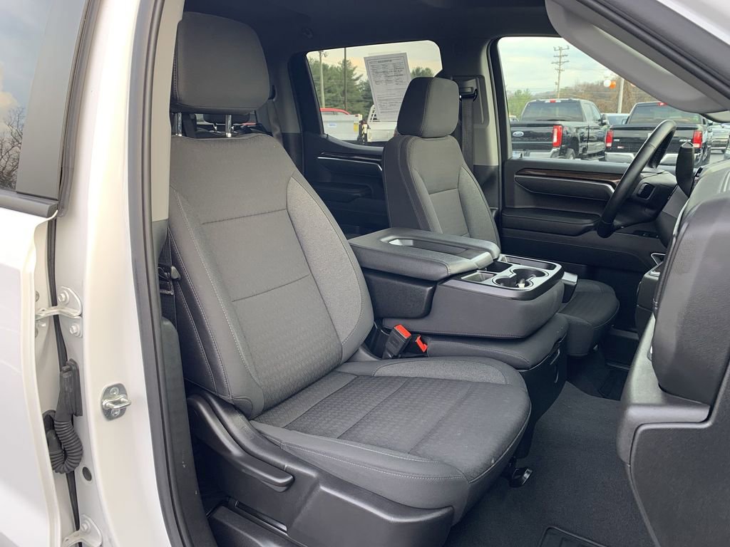 Used 2025 Chevrolet Silverado 1500 LT image 24