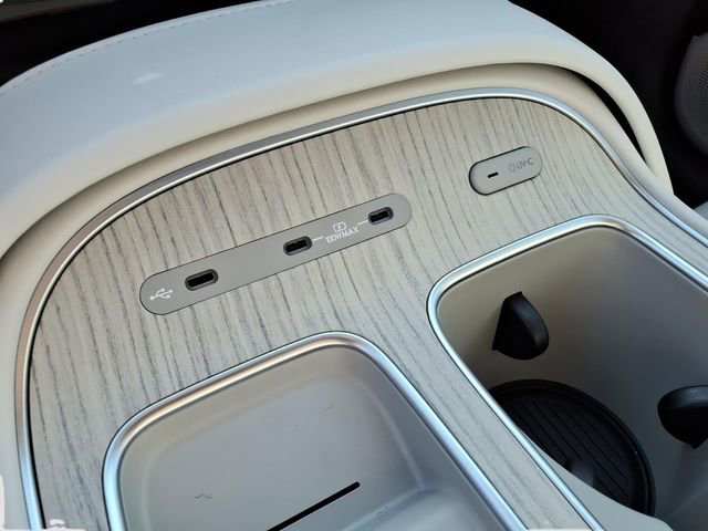 Used 2026 Hyundai Palisade Calligraphy image 17