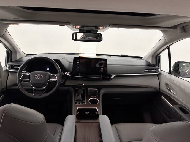 Used 2022 Toyota Sienna XLE FWD image 20