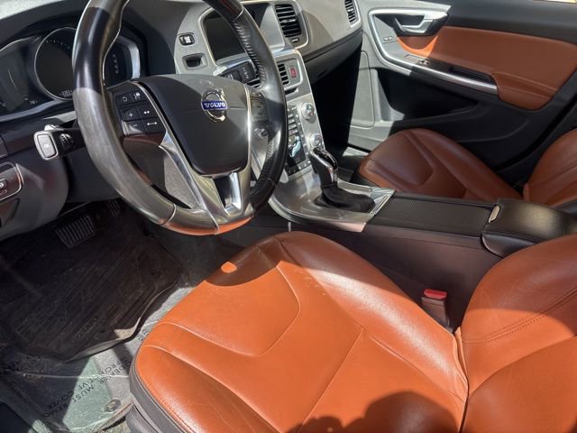 Used 2018 Volvo S60 T5 Inscription w/ Technology Package image 2