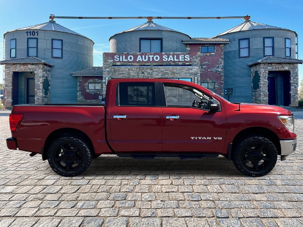 Used 2018 Nissan Titan SV w/ SV Convenience Package AWD/4WD image 6