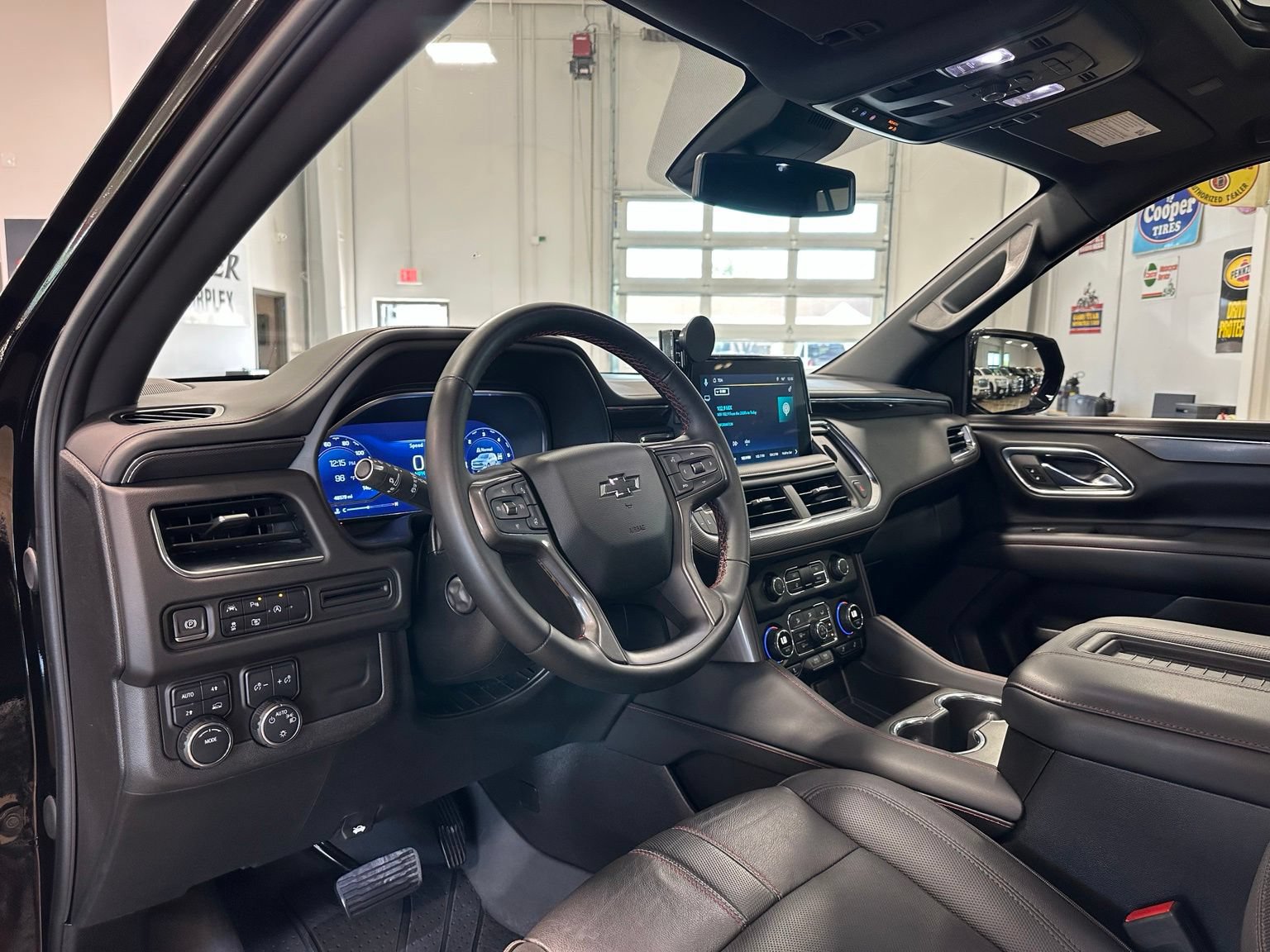 Used 2023 Chevrolet Tahoe RST w/ Luxury Package AWD/4WD image 14