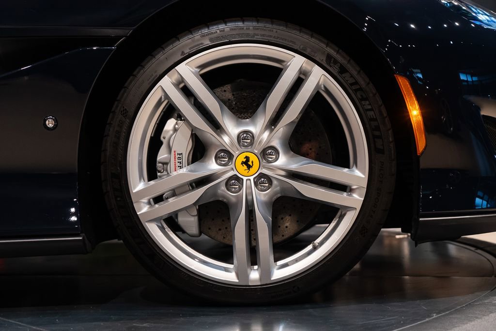 Used 2020 Ferrari Portofino image 16