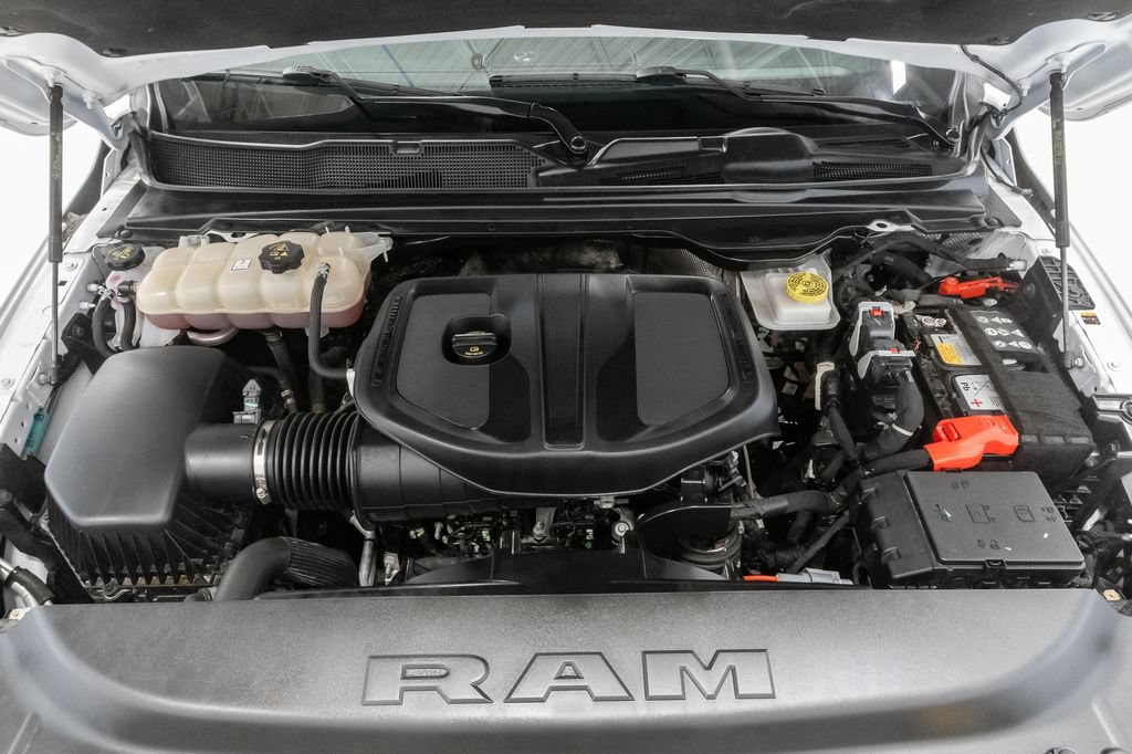 Used 2025 RAM 1500 Big Horn AWD/4WD image 3