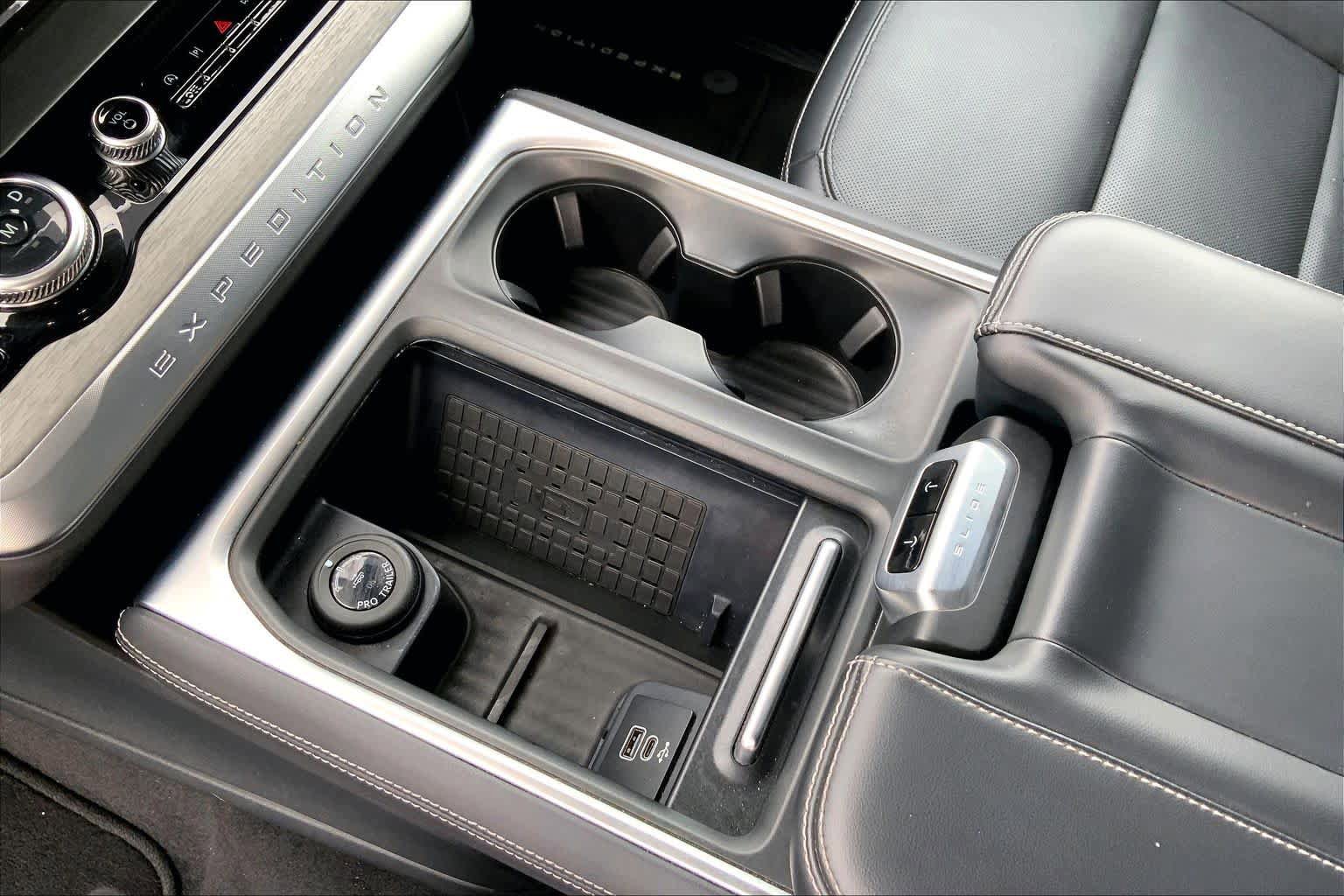 Used 2025 Ford Expedition Max Platinum AWD/4WD image 17