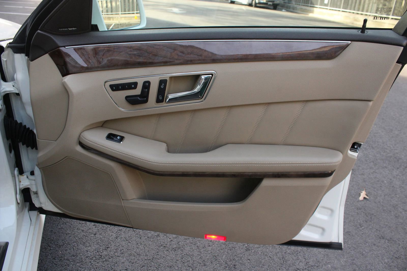 Used 2011 Mercedes-Benz E 350 4MATIC Sedan image 23