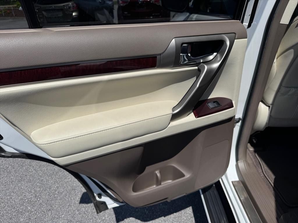 Used 2019 Lexus GX 460 Premium w/ Premium Package AWD/4WD image 13