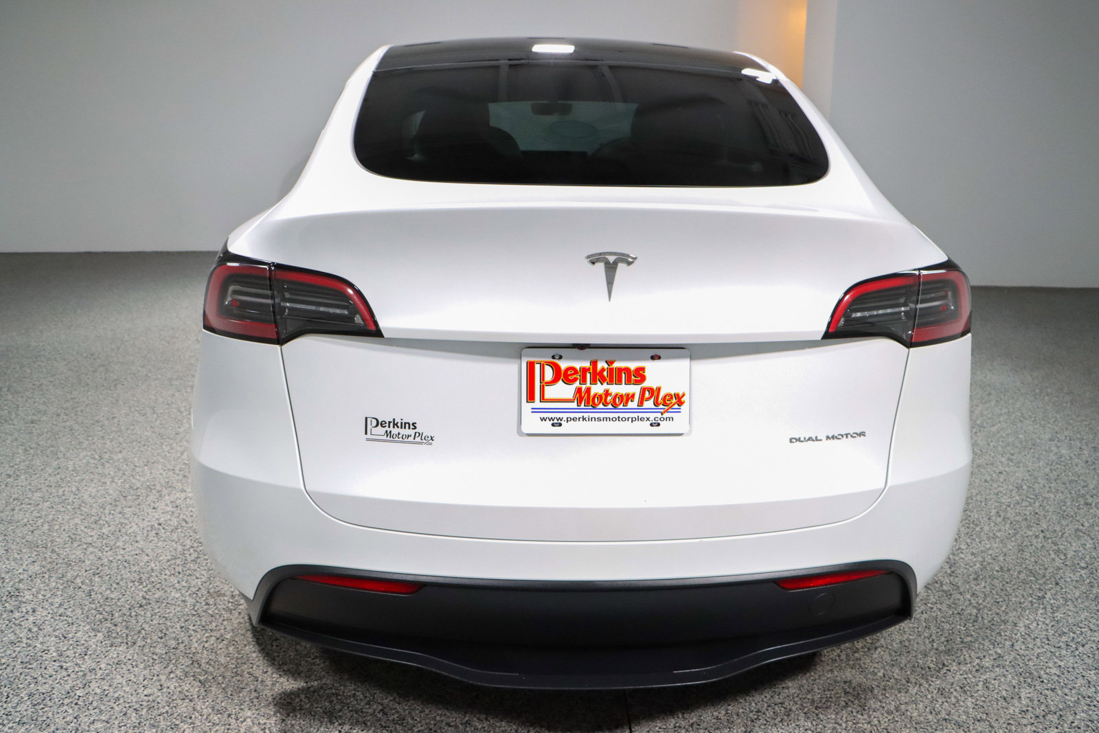 Used 2025 Tesla Model Y Long Range AWD/4WD image 8