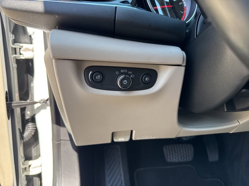 Used 2018 Buick Regal Essence w/ Sights and Sounds Package FWD image 18