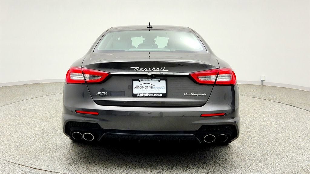Used 2017 Maserati Quattroporte S GranSport Q4 AWD/4WD image 6