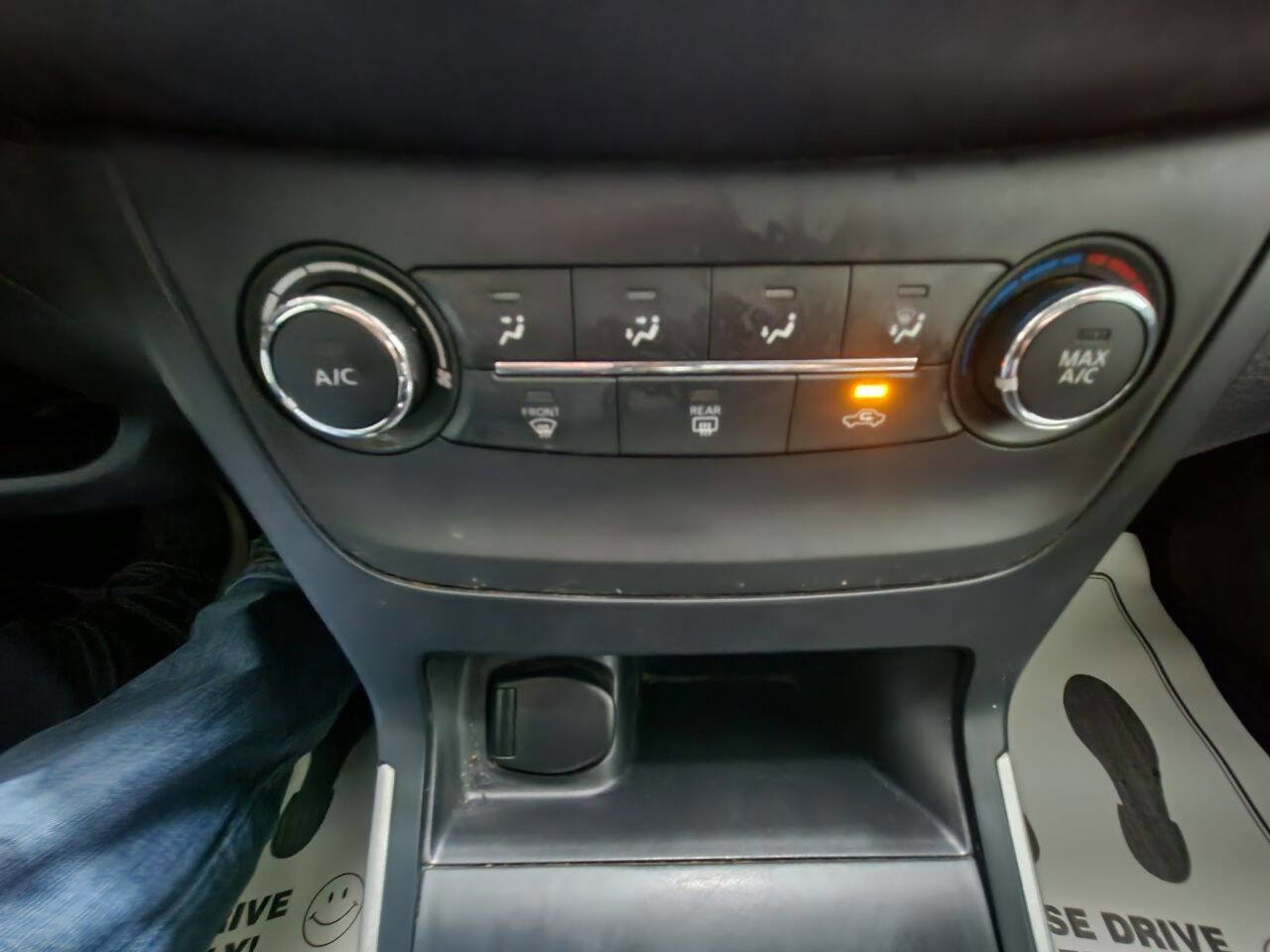 Used 2018 Nissan Sentra S image 30