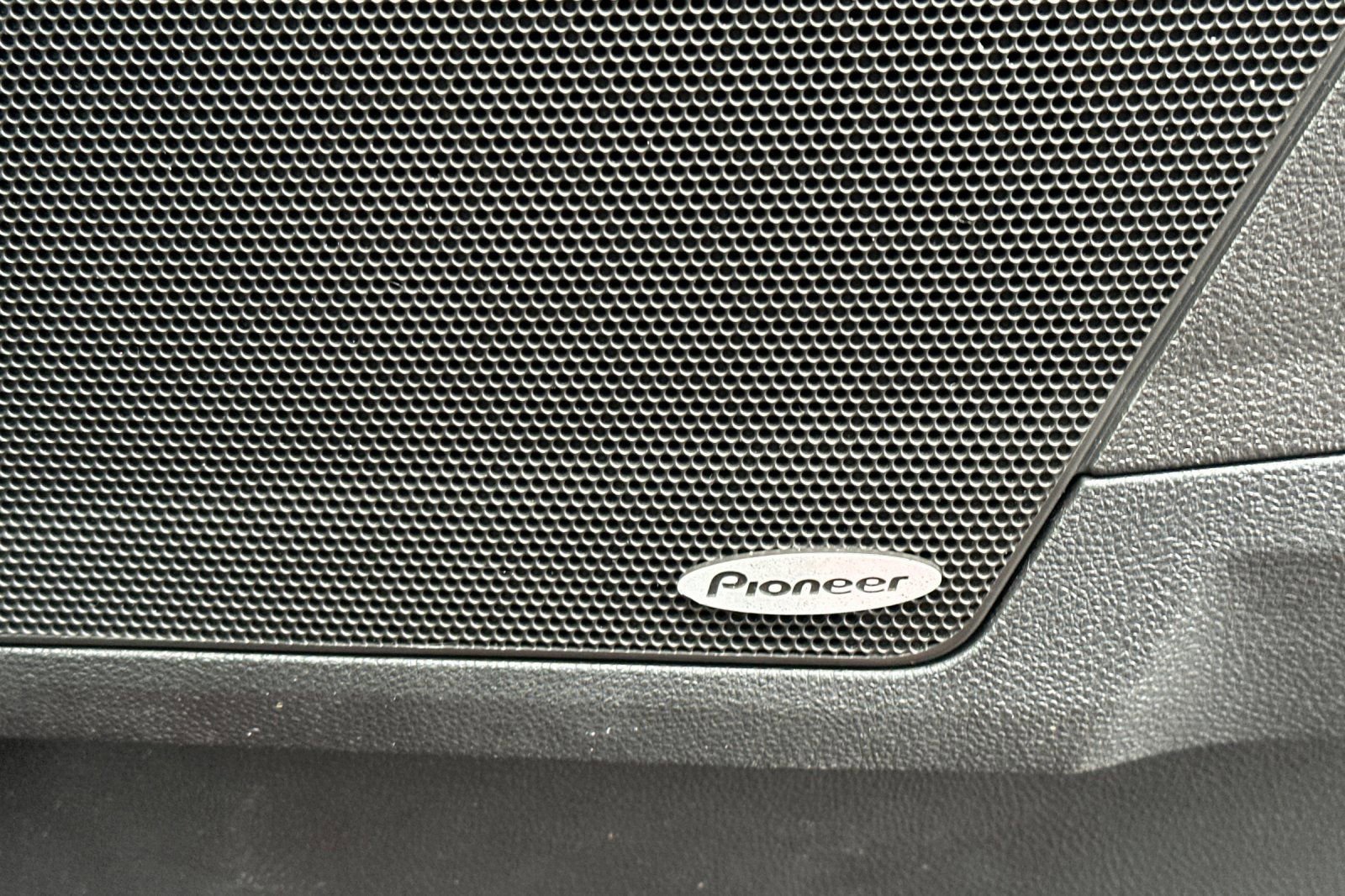 Used 2017 Chevrolet Equinox Premier w/ Enhanced Convenience Package image 19