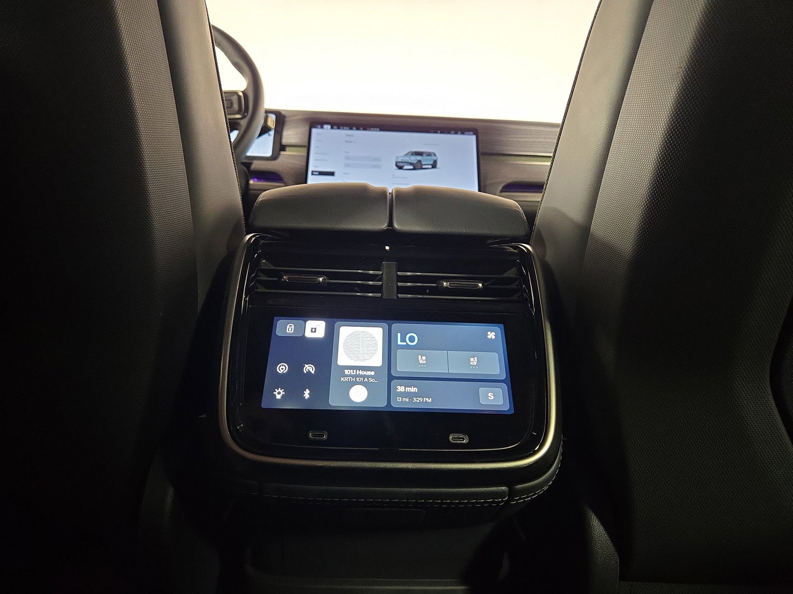 Used 2023 Rivian R1S Adventure AWD/4WD image 30