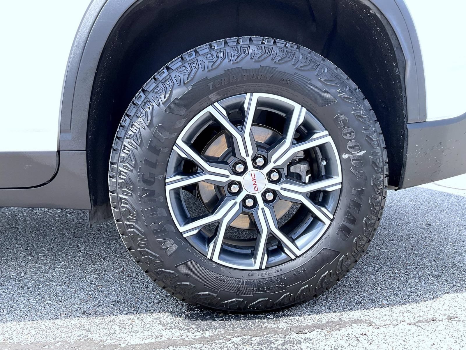 Certified 2024 GMC Acadia AT4 w/ Luxury Package AWD/4WD image 25