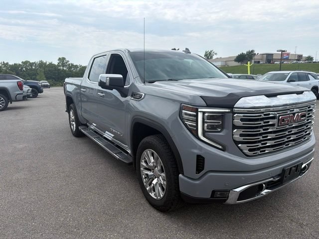 Used 2024 GMC Sierra 1500 Denali w/ Technology Package AWD/4WD image 9