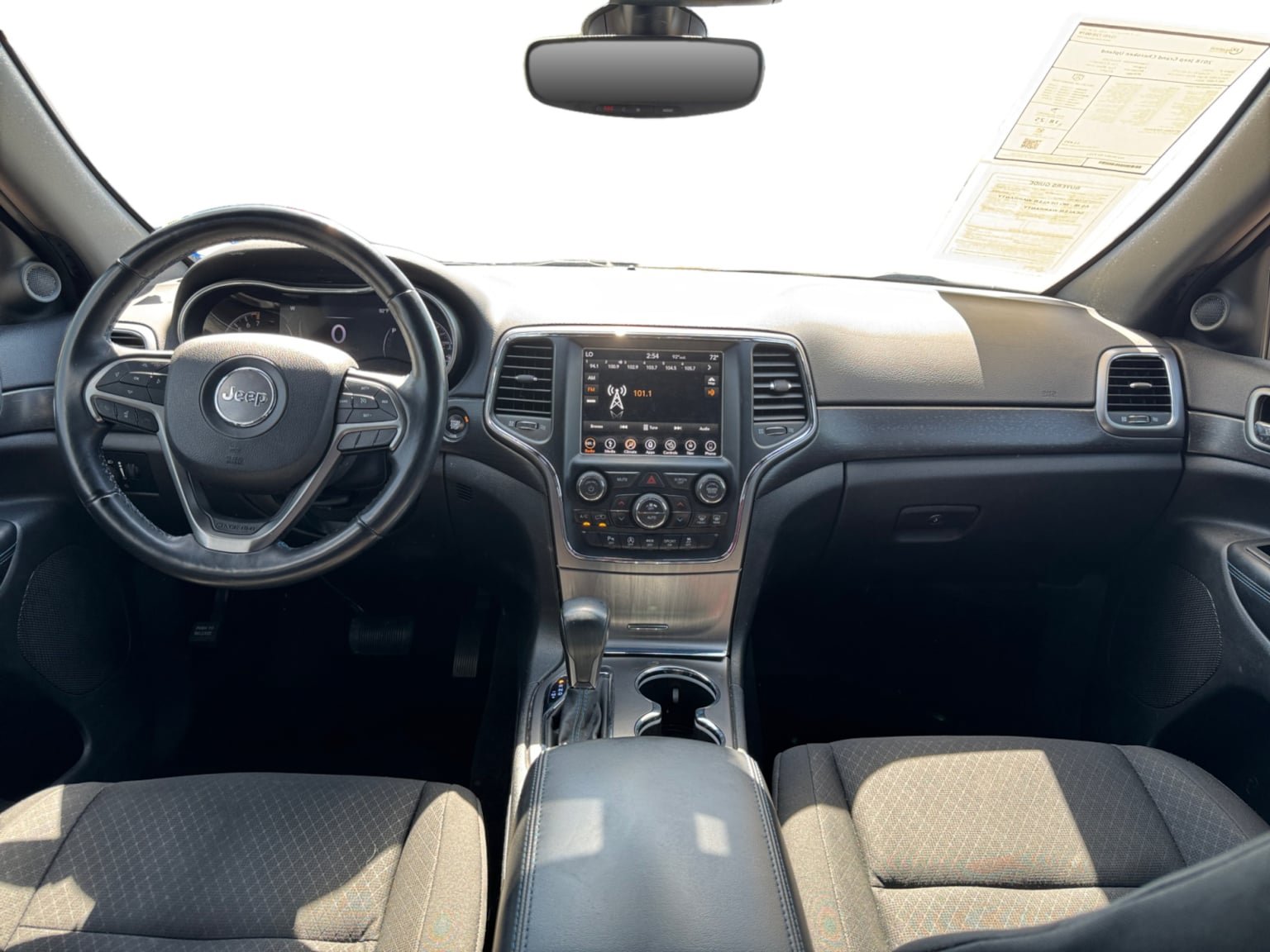 Used 2018 Jeep Grand Cherokee Laredo AWD/4WD image 12