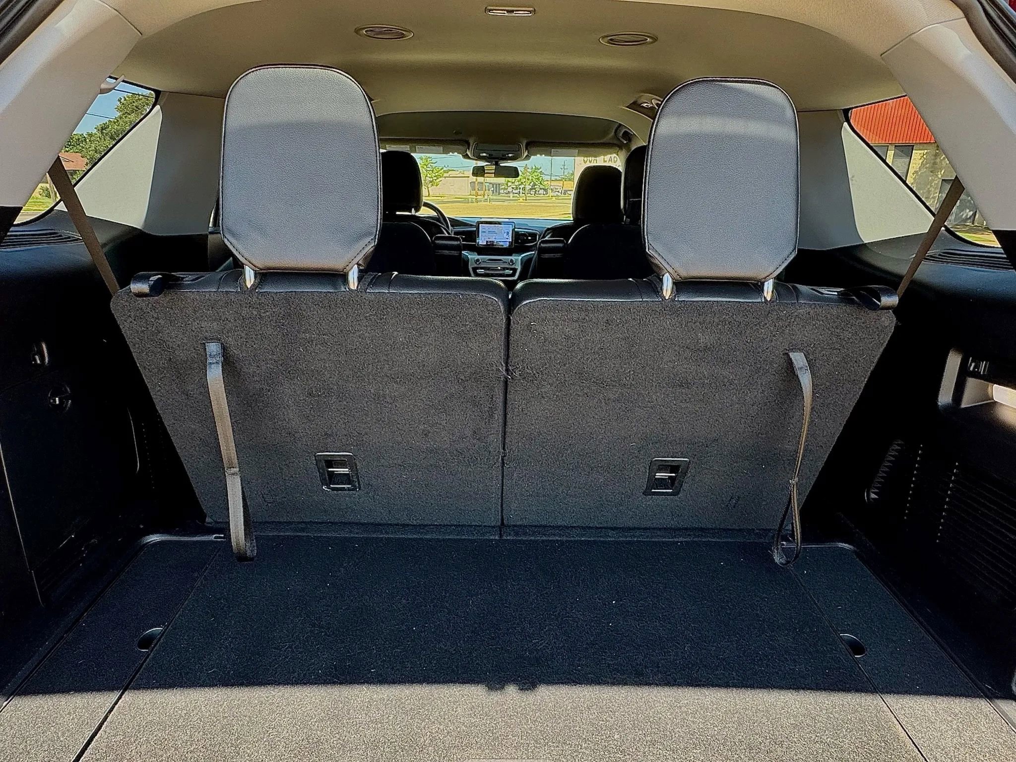 Used 2020 Ford Explorer XLT w/ Equipment Group 202A image 7