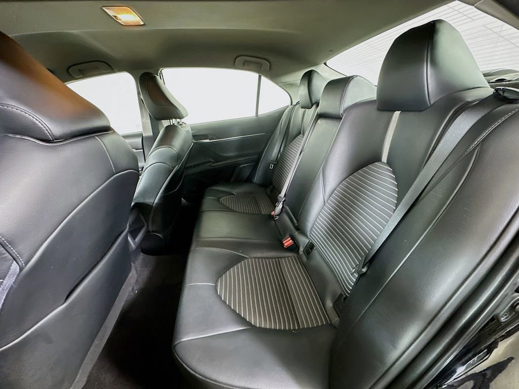 Used 2022 Toyota Camry SE image 14