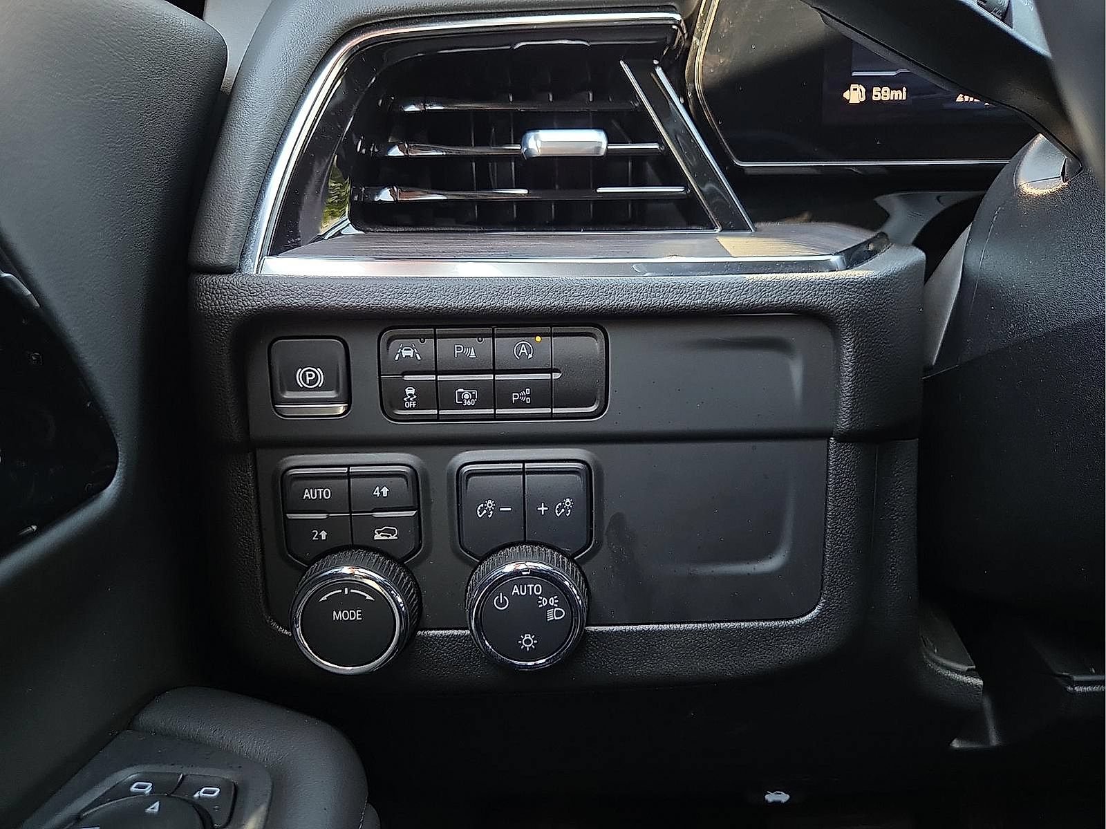 Used 2025 Chevrolet Tahoe LT AWD/4WD image 20