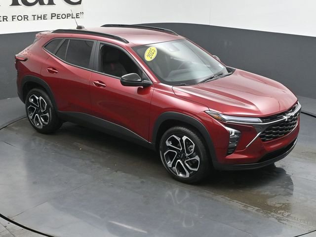Used 2025 Chevrolet Trax RS FWD image 48