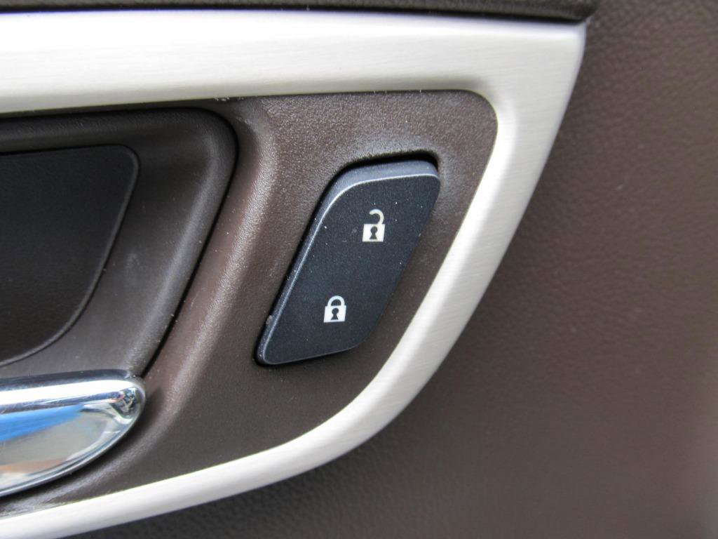 Used 2015 GMC Yukon XL Denali w/ Open Road Package image 24