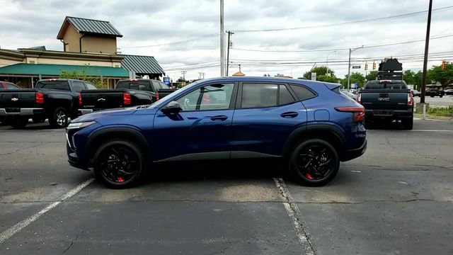 Used 2024 Chevrolet Trax LS w/ LS Convenience Package FWD image 5