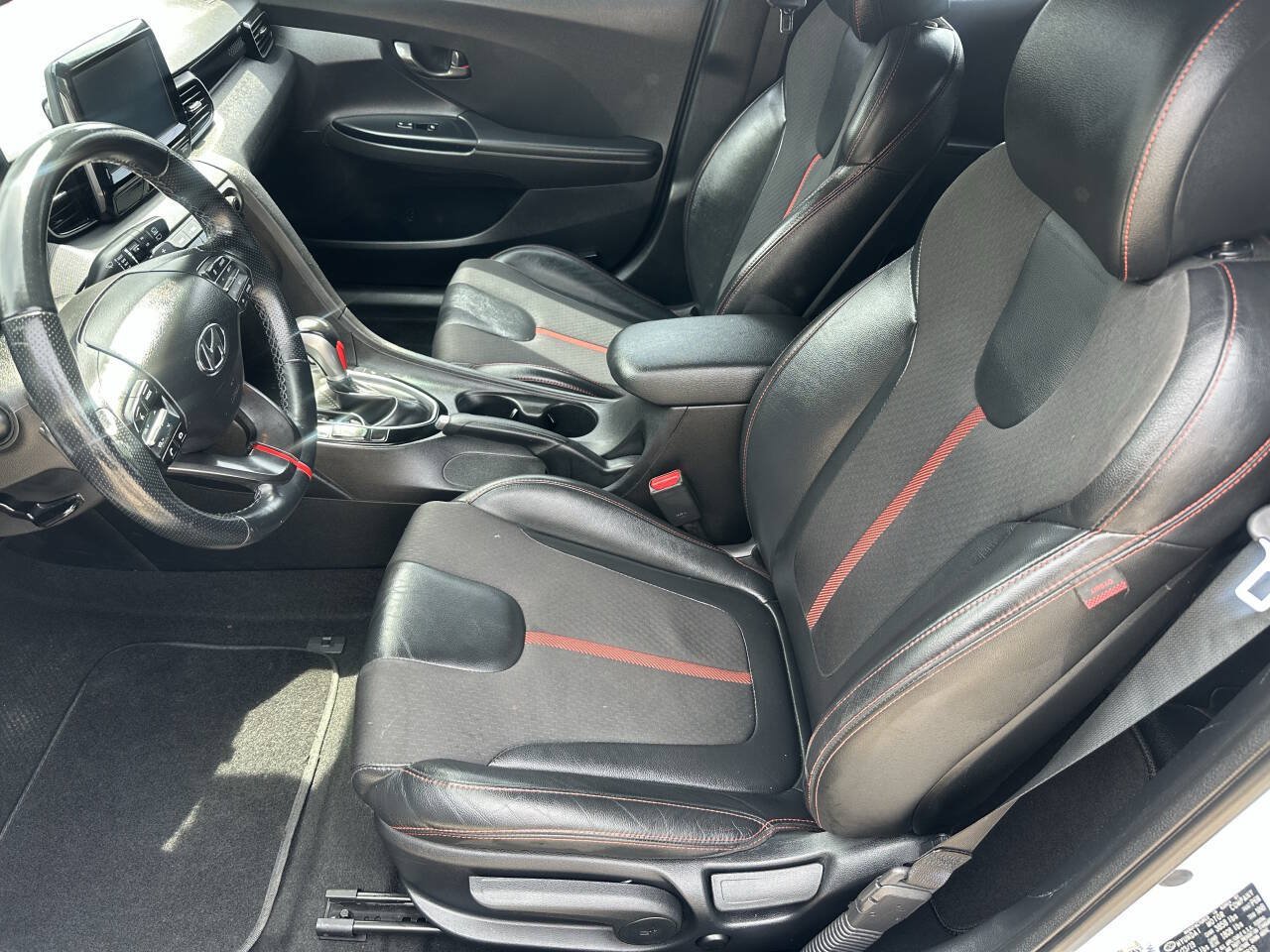 Used 2020 Hyundai Veloster Turbo FWD image 11