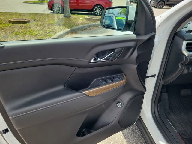 Certified 2023 GMC Acadia SLE w/ Driver Convenience Package image 17