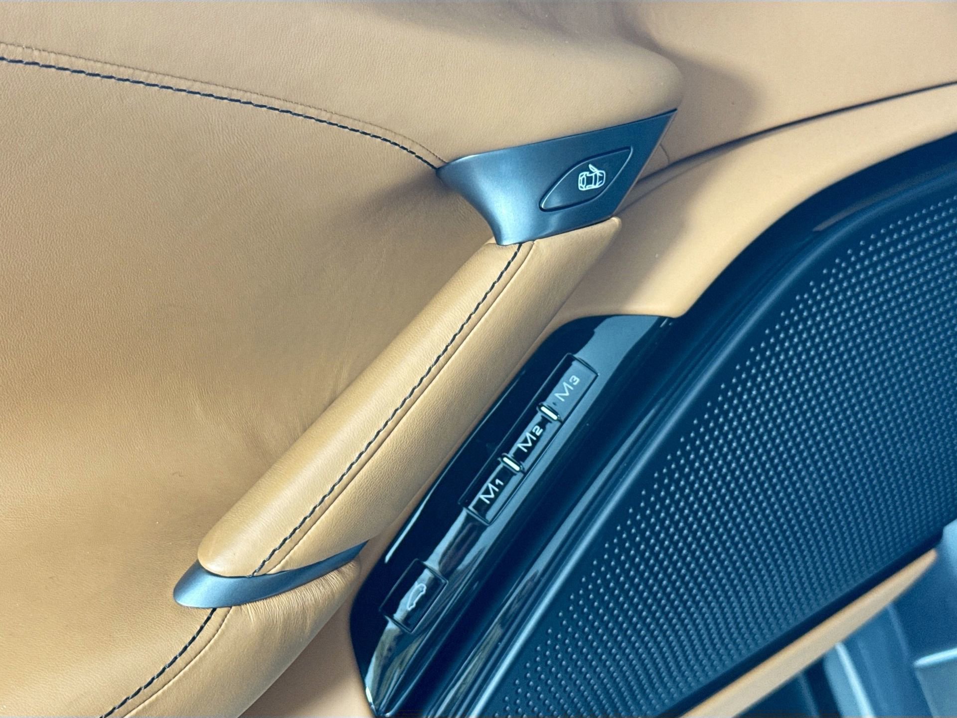 Certified 2022 Ferrari Roma Base image 16