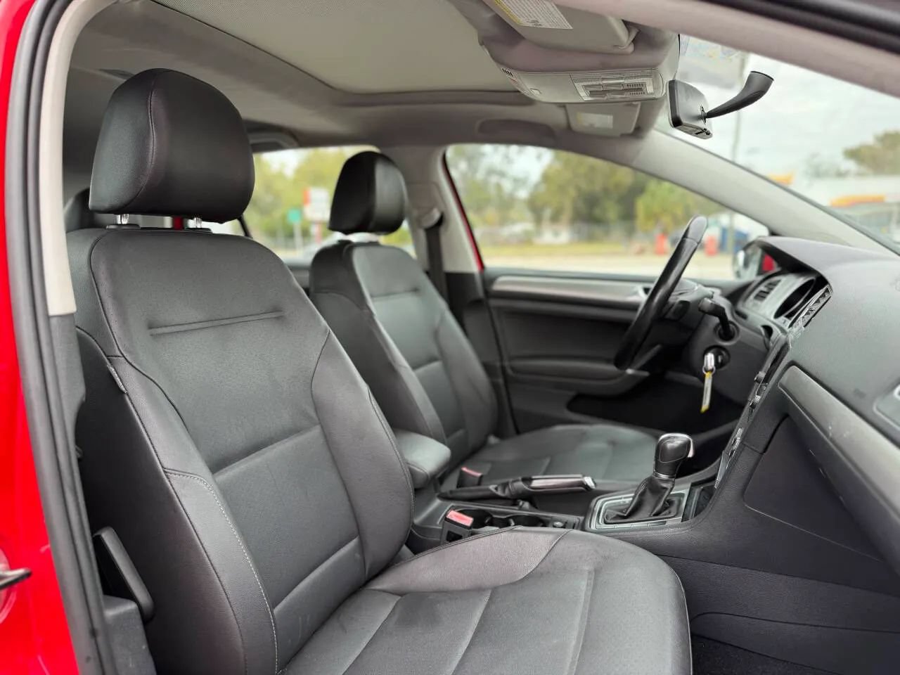 Used 2015 Volkswagen Golf S FWD image 24