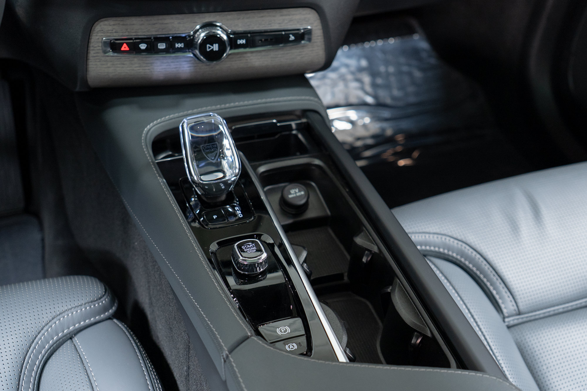 Certified 2024 Volvo XC90 B6 Ultimate w/ Protection Package Premier AWD/4WD image 20