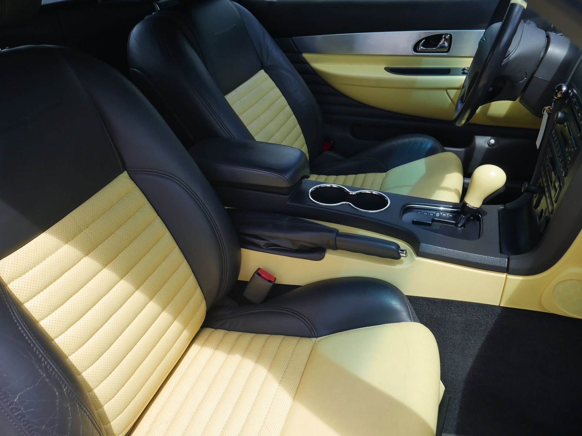 Used 2002 Ford Thunderbird RWD image 7