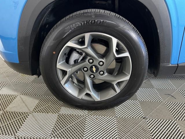 Used 2025 Chevrolet Trax LT w/ Driver Confidence Package image 24